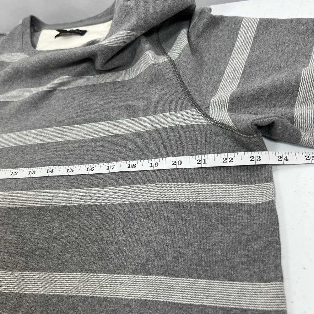 Banana Republic Men's Gray Striped Long Sleeve Pullover Knit Soft Shirt Size XL